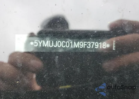 2021 BMW X4 M Competition z USA, uszkodzony, nr VIN 5YMUJ0C01M9F37918